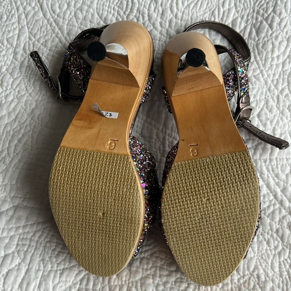 Gorgeous Betsy Johnson, sequin, scrappy heels, size 6 - Picture 6 of 11
